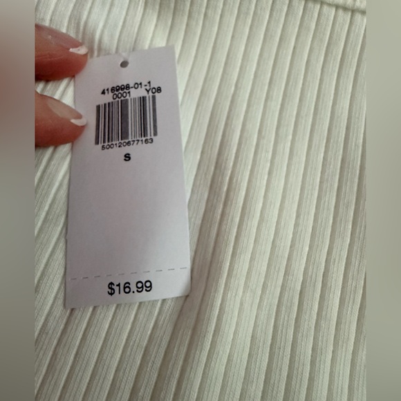 🆕 Old Navy Women's White Ribbed Tank Top - Picture 8 of 8